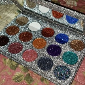 Kara Beauty Glitter Palette